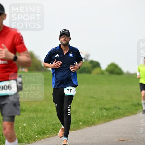 10.05.2026 - 8. Wedeler Halbmarathon Dr. Thomas Lammeyer http://msf.ph/oto/9698778 10.05.2026 11:34:24 Laufen 906, 771 meine-sportfotos.de
