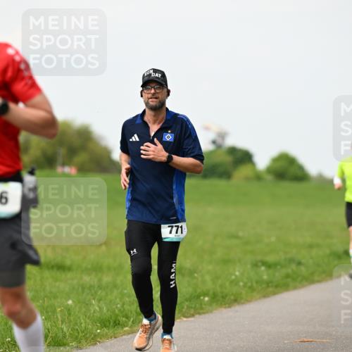 10.05.2026 - 8. Wedeler Halbmarathon Dr. Thomas Lammeyer http://msf.ph/oto/9698781 10.05.2026 11:34:25 Laufen 906, 771 meine-sportfotos.de