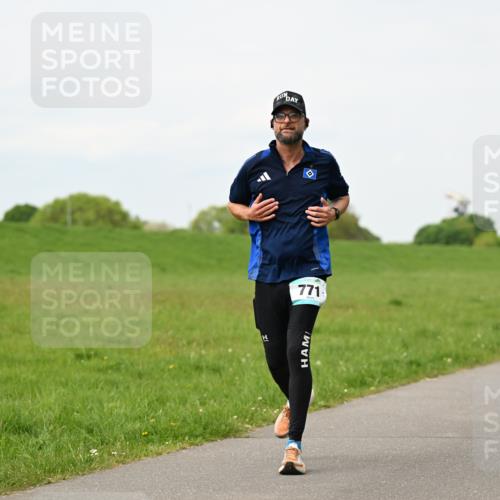 10.05.2026 - 8. Wedeler Halbmarathon Dr. Thomas Lammeyer http://msf.ph/oto/9698788 10.05.2026 11:34:26 Laufen 771 meine-sportfotos.de