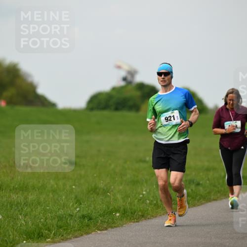 10.05.2026 - 8. Wedeler Halbmarathon Dr. Thomas Lammeyer http://msf.ph/oto/9698792 10.05.2026 11:34:33 Laufen 921 meine-sportfotos.de