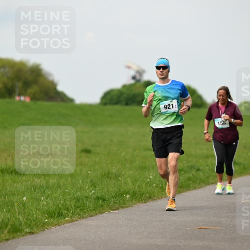 10.05.2026 - 8. Wedeler Halbmarathon Dr. Thomas Lammeyer http://msf.ph/oto/9698796 10.05.2026 11:34:33 Laufen 921, 158 meine-sportfotos.de