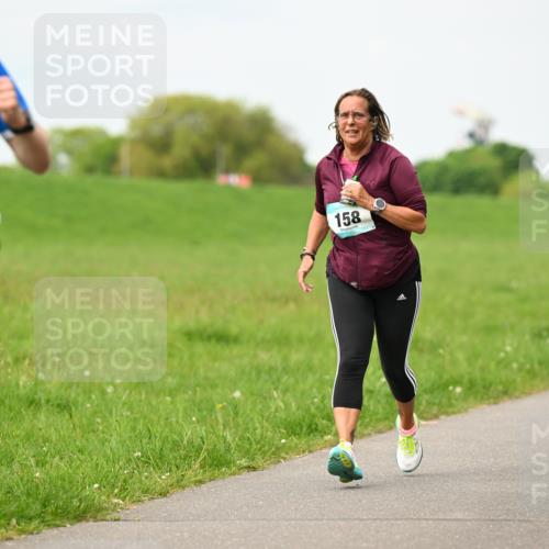 10.05.2026 - 8. Wedeler Halbmarathon Dr. Thomas Lammeyer http://msf.ph/oto/9698818 10.05.2026 11:34:37 Laufen 921, 158, 100 meine-sportfotos.de
