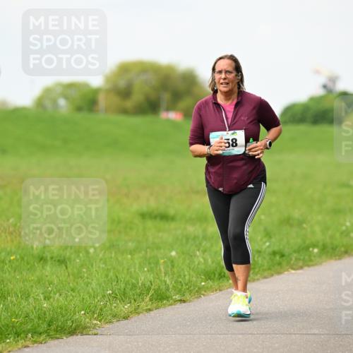 10.05.2026 - 8. Wedeler Halbmarathon Dr. Thomas Lammeyer http://msf.ph/oto/9698820 10.05.2026 11:34:37 Laufen  meine-sportfotos.de