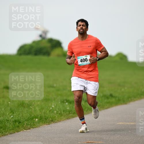 10.05.2026 - 8. Wedeler Halbmarathon Dr. Thomas Lammeyer http://msf.ph/oto/9698845 10.05.2026 11:34:53 Laufen 400 meine-sportfotos.de