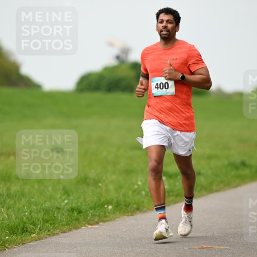 10.05.2026 - 8. Wedeler Halbmarathon Dr. Thomas Lammeyer http://msf.ph/oto/9698849 10.05.2026 11:34:54 Laufen 400 meine-sportfotos.de