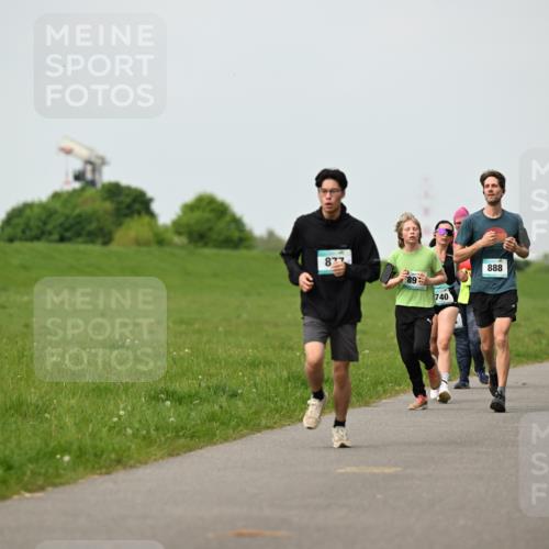 10.05.2026 - 8. Wedeler Halbmarathon Dr. Thomas Lammeyer http://msf.ph/oto/9698850 10.05.2026 11:35:00 Laufen 877, 740, 888 meine-sportfotos.de