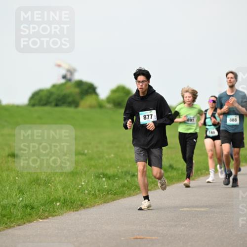 10.05.2026 - 8. Wedeler Halbmarathon Dr. Thomas Lammeyer http://msf.ph/oto/9698855 10.05.2026 11:35:01 Laufen 877, 891, 740, 888 meine-sportfotos.de