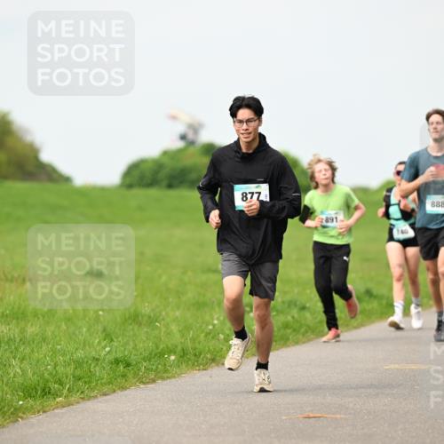 10.05.2026 - 8. Wedeler Halbmarathon Dr. Thomas Lammeyer http://msf.ph/oto/9698864 10.05.2026 11:35:02 Laufen 877, 891, 140, 888 meine-sportfotos.de