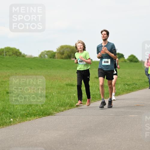 10.05.2026 - 8. Wedeler Halbmarathon Dr. Thomas Lammeyer http://msf.ph/oto/9698888 10.05.2026 11:35:06 Laufen 891, 888 meine-sportfotos.de