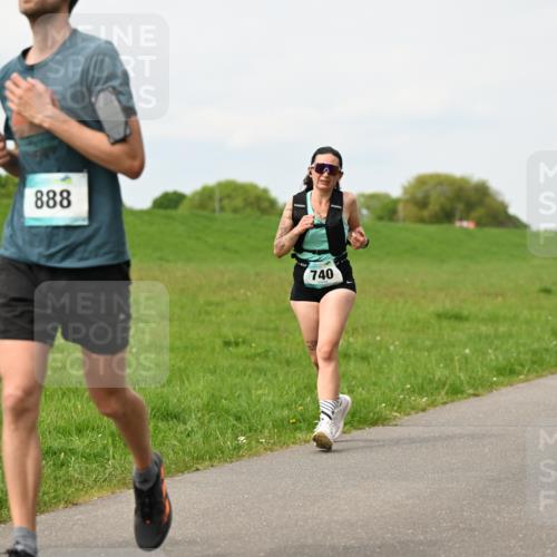 10.05.2026 - 8. Wedeler Halbmarathon Dr. Thomas Lammeyer http://msf.ph/oto/9698907 10.05.2026 11:35:10 Laufen 888, 740 meine-sportfotos.de