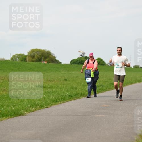 10.05.2026 - 8. Wedeler Halbmarathon Dr. Thomas Lammeyer http://msf.ph/oto/9698913 10.05.2026 11:35:11 Laufen 984, 973 meine-sportfotos.de