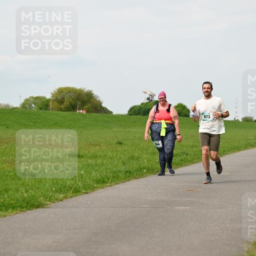 10.05.2026 - 8. Wedeler Halbmarathon Dr. Thomas Lammeyer http://msf.ph/oto/9698916 10.05.2026 11:35:11 Laufen 984, 973 meine-sportfotos.de