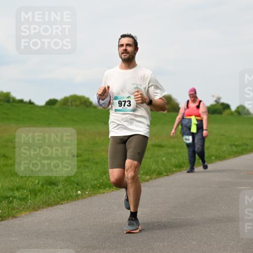 10.05.2026 - 8. Wedeler Halbmarathon Dr. Thomas Lammeyer http://msf.ph/oto/9698933 10.05.2026 11:35:14 Laufen 973 meine-sportfotos.de