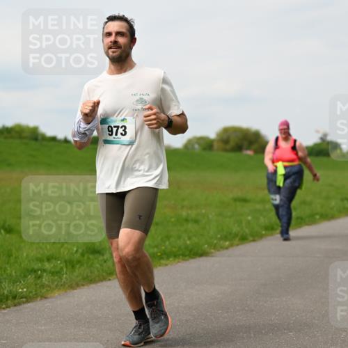 10.05.2026 - 8. Wedeler Halbmarathon Dr. Thomas Lammeyer http://msf.ph/oto/9698934 10.05.2026 11:35:15 Laufen 973 meine-sportfotos.de