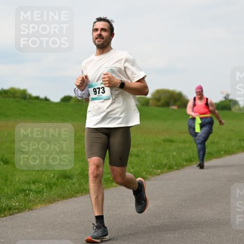 10.05.2026 - 8. Wedeler Halbmarathon Dr. Thomas Lammeyer http://msf.ph/oto/9698936 10.05.2026 11:35:15 Laufen 973 meine-sportfotos.de
