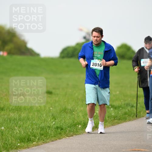 10.05.2026 - 8. Wedeler Halbmarathon Dr. Thomas Lammeyer http://msf.ph/oto/9698961 10.05.2026 11:35:33 Laufen 2025, 2010, 698, 889 meine-sportfotos.de