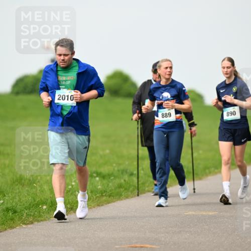 10.05.2026 - 8. Wedeler Halbmarathon Dr. Thomas Lammeyer http://msf.ph/oto/9698963 10.05.2026 11:35:33 Laufen 2025, 2010, 889, 890, 605 meine-sportfotos.de