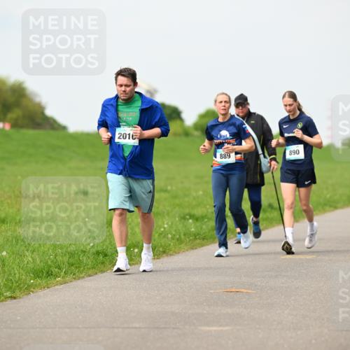 10.05.2026 - 8. Wedeler Halbmarathon Dr. Thomas Lammeyer http://msf.ph/oto/9698965 10.05.2026 11:35:33 Laufen 2025, 2016, 889, 890, 605 meine-sportfotos.de