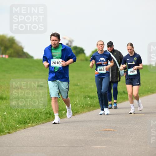 10.05.2026 - 8. Wedeler Halbmarathon Dr. Thomas Lammeyer http://msf.ph/oto/9698966 10.05.2026 11:35:34 Laufen 2010, 889, 890, 605 meine-sportfotos.de