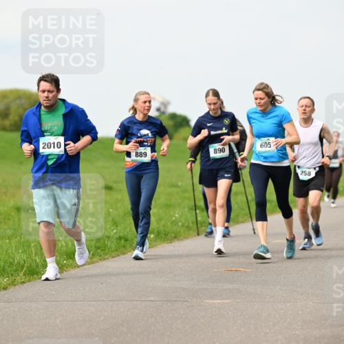 10.05.2026 - 8. Wedeler Halbmarathon Dr. Thomas Lammeyer http://msf.ph/oto/9698972 10.05.2026 11:35:35 Laufen 4085, 2010, 889, 890, 605, 258 meine-sportfotos.de