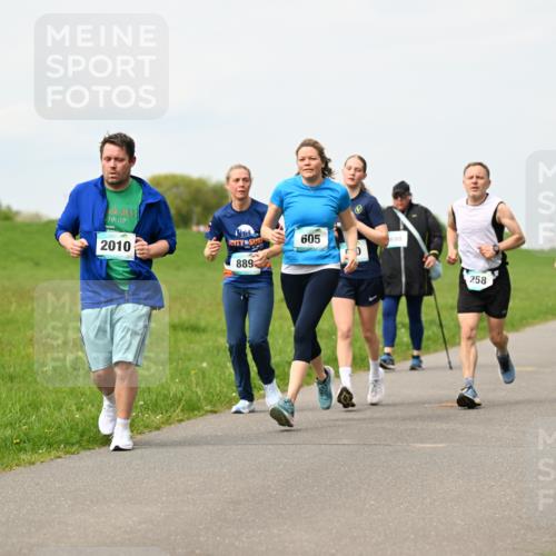 10.05.2026 - 8. Wedeler Halbmarathon Dr. Thomas Lammeyer http://msf.ph/oto/9698981 10.05.2026 11:35:36 Laufen 2010, 889, 605, 258 meine-sportfotos.de