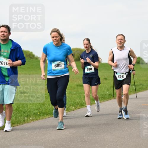 10.05.2026 - 8. Wedeler Halbmarathon Dr. Thomas Lammeyer http://msf.ph/oto/9698987 10.05.2026 11:35:38 Laufen 2010, 605, 890, 258 meine-sportfotos.de