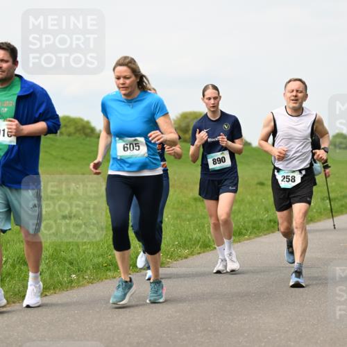 10.05.2026 - 8. Wedeler Halbmarathon Dr. Thomas Lammeyer http://msf.ph/oto/9698988 10.05.2026 11:35:38 Laufen 2016, 605, 890, 258 meine-sportfotos.de