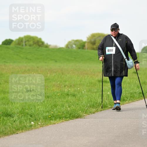 10.05.2026 - 8. Wedeler Halbmarathon Dr. Thomas Lammeyer http://msf.ph/oto/9699002 10.05.2026 11:35:41 Laufen 698 meine-sportfotos.de