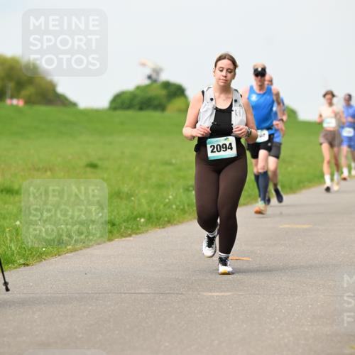 10.05.2026 - 8. Wedeler Halbmarathon Dr. Thomas Lammeyer http://msf.ph/oto/9699013 10.05.2026 11:35:43 Laufen 2094 meine-sportfotos.de