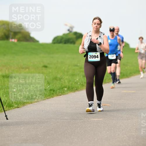 10.05.2026 - 8. Wedeler Halbmarathon Dr. Thomas Lammeyer http://msf.ph/oto/9699014 10.05.2026 11:35:43 Laufen 2094 meine-sportfotos.de