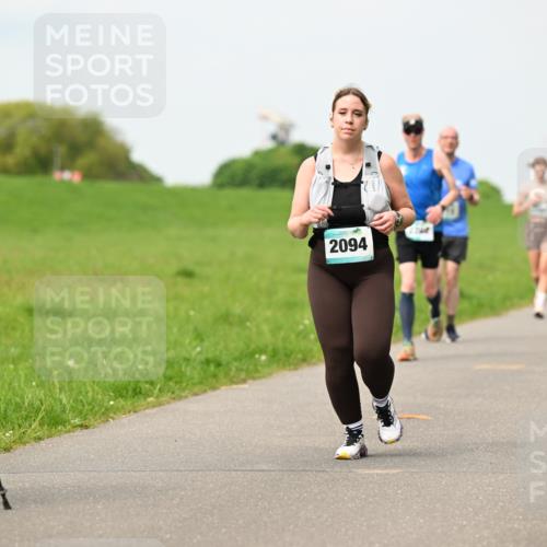 10.05.2026 - 8. Wedeler Halbmarathon Dr. Thomas Lammeyer http://msf.ph/oto/9699016 10.05.2026 11:35:44 Laufen 2094 meine-sportfotos.de