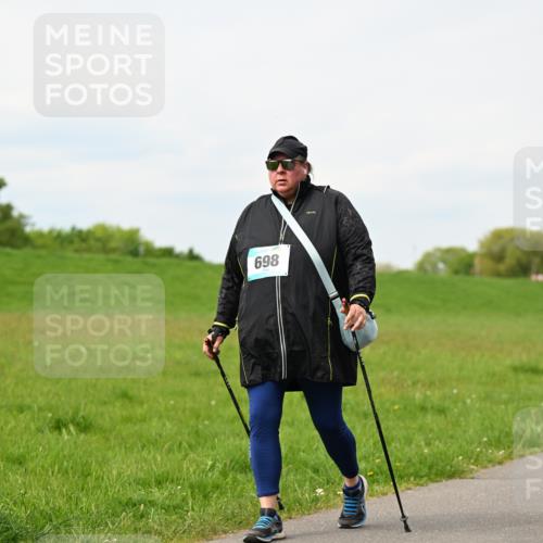 10.05.2026 - 8. Wedeler Halbmarathon Dr. Thomas Lammeyer http://msf.ph/oto/9699019 10.05.2026 11:35:45 Laufen 698, 2094 meine-sportfotos.de