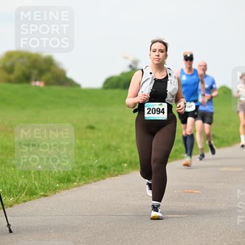 10.05.2026 - 8. Wedeler Halbmarathon Dr. Thomas Lammeyer http://msf.ph/oto/9699020 10.05.2026 11:35:44 Laufen 2094 meine-sportfotos.de