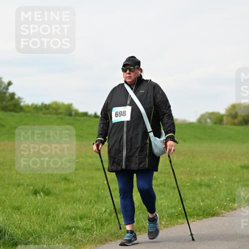 10.05.2026 - 8. Wedeler Halbmarathon Dr. Thomas Lammeyer http://msf.ph/oto/9699021 10.05.2026 11:35:45 Laufen 698, 2094 meine-sportfotos.de