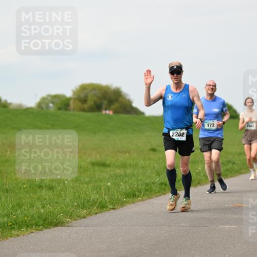 10.05.2026 - 8. Wedeler Halbmarathon Dr. Thomas Lammeyer http://msf.ph/oto/9699026 10.05.2026 11:35:46 Laufen 2202, 172, 1007 meine-sportfotos.de