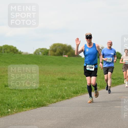 10.05.2026 - 8. Wedeler Halbmarathon Dr. Thomas Lammeyer http://msf.ph/oto/9699028 10.05.2026 11:35:47 Laufen 2202, 172 meine-sportfotos.de