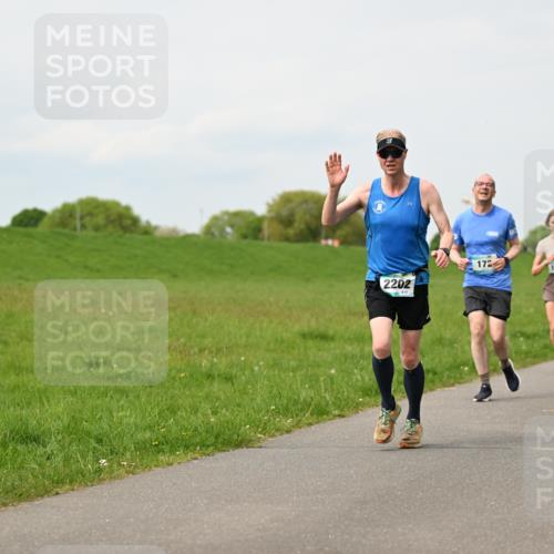 10.05.2026 - 8. Wedeler Halbmarathon Dr. Thomas Lammeyer http://msf.ph/oto/9699031 10.05.2026 11:35:47 Laufen 2202, 172, 1007 meine-sportfotos.de