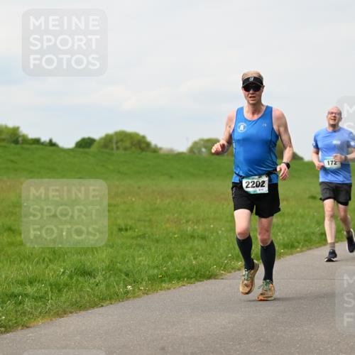 10.05.2026 - 8. Wedeler Halbmarathon Dr. Thomas Lammeyer http://msf.ph/oto/9699036 10.05.2026 11:35:48 Laufen 2202, 813, 172 meine-sportfotos.de