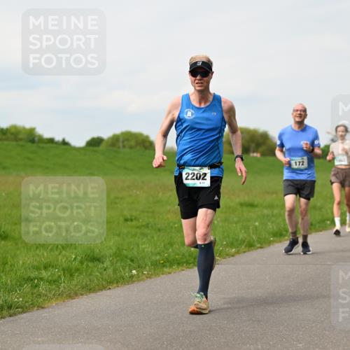 10.05.2026 - 8. Wedeler Halbmarathon Dr. Thomas Lammeyer http://msf.ph/oto/9699040 10.05.2026 11:35:48 Laufen 2202, 813, 172, 1007 meine-sportfotos.de