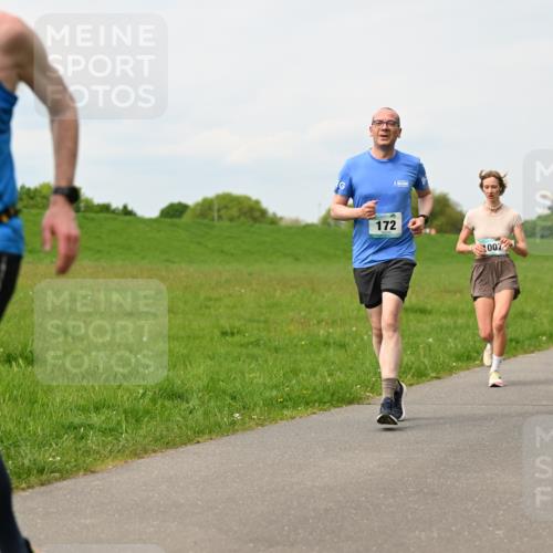 10.05.2026 - 8. Wedeler Halbmarathon Dr. Thomas Lammeyer http://msf.ph/oto/9699044 10.05.2026 11:35:49 Laufen 2202, 172, 007, 2180 meine-sportfotos.de