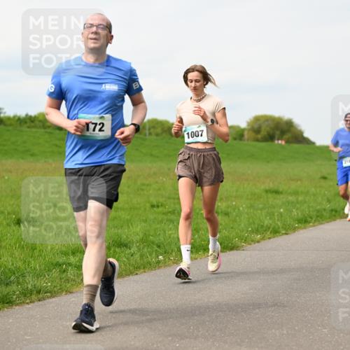 10.05.2026 - 8. Wedeler Halbmarathon Dr. Thomas Lammeyer http://msf.ph/oto/9699052 10.05.2026 11:35:51 Laufen 172, 1007, 2180 meine-sportfotos.de