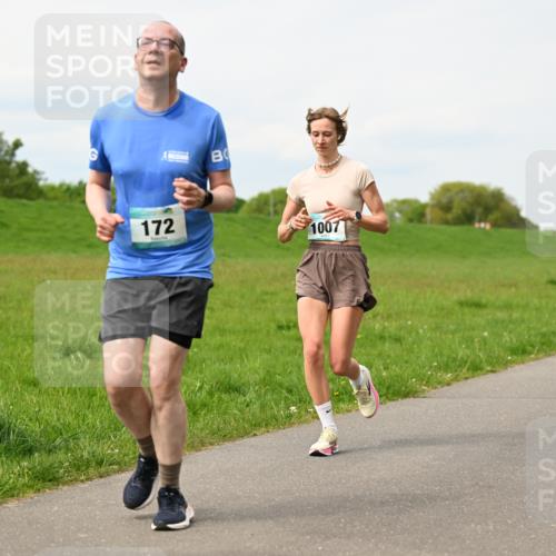 10.05.2026 - 8. Wedeler Halbmarathon Dr. Thomas Lammeyer http://msf.ph/oto/9699056 10.05.2026 11:35:51 Laufen 172, 1007, 2180 meine-sportfotos.de