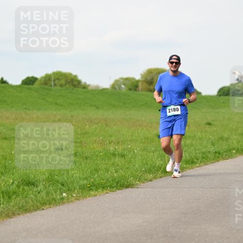 10.05.2026 - 8. Wedeler Halbmarathon Dr. Thomas Lammeyer http://msf.ph/oto/9699060 10.05.2026 11:35:52 Laufen 2180 meine-sportfotos.de