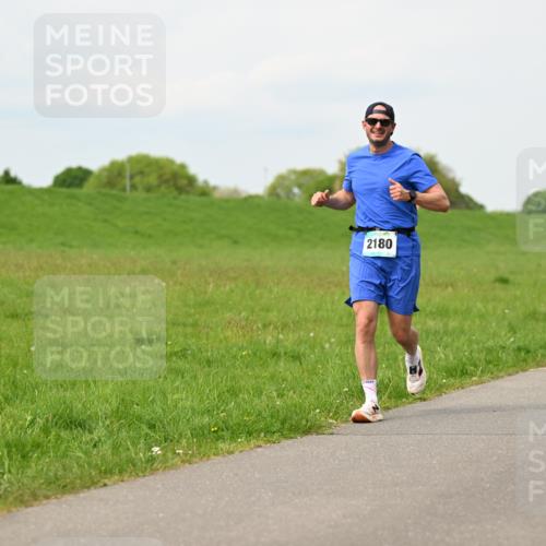 10.05.2026 - 8. Wedeler Halbmarathon Dr. Thomas Lammeyer http://msf.ph/oto/9699063 10.05.2026 11:35:53 Laufen 2180 meine-sportfotos.de