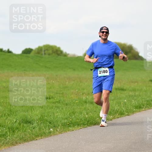10.05.2026 - 8. Wedeler Halbmarathon Dr. Thomas Lammeyer http://msf.ph/oto/9699066 10.05.2026 11:35:53 Laufen 2180 meine-sportfotos.de