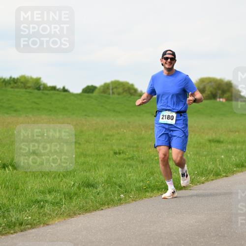 10.05.2026 - 8. Wedeler Halbmarathon Dr. Thomas Lammeyer http://msf.ph/oto/9699068 10.05.2026 11:35:53 Laufen 2180 meine-sportfotos.de