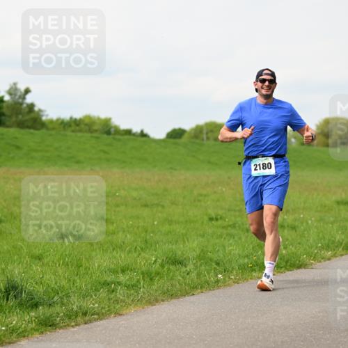 10.05.2026 - 8. Wedeler Halbmarathon Dr. Thomas Lammeyer http://msf.ph/oto/9699071 10.05.2026 11:35:54 Laufen 2180 meine-sportfotos.de