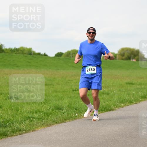 10.05.2026 - 8. Wedeler Halbmarathon Dr. Thomas Lammeyer http://msf.ph/oto/9699072 10.05.2026 11:35:54 Laufen 2180 meine-sportfotos.de