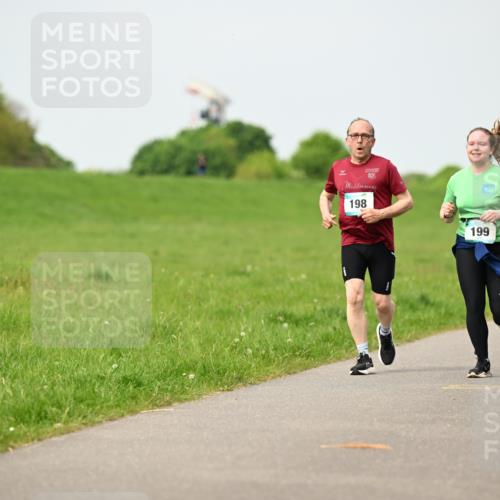 10.05.2026 - 8. Wedeler Halbmarathon Dr. Thomas Lammeyer http://msf.ph/oto/9699078 10.05.2026 11:35:56 Laufen 198, 199 meine-sportfotos.de