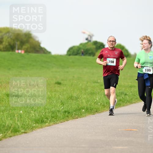 10.05.2026 - 8. Wedeler Halbmarathon Dr. Thomas Lammeyer http://msf.ph/oto/9699086 10.05.2026 11:35:57 Laufen 198, 199 meine-sportfotos.de